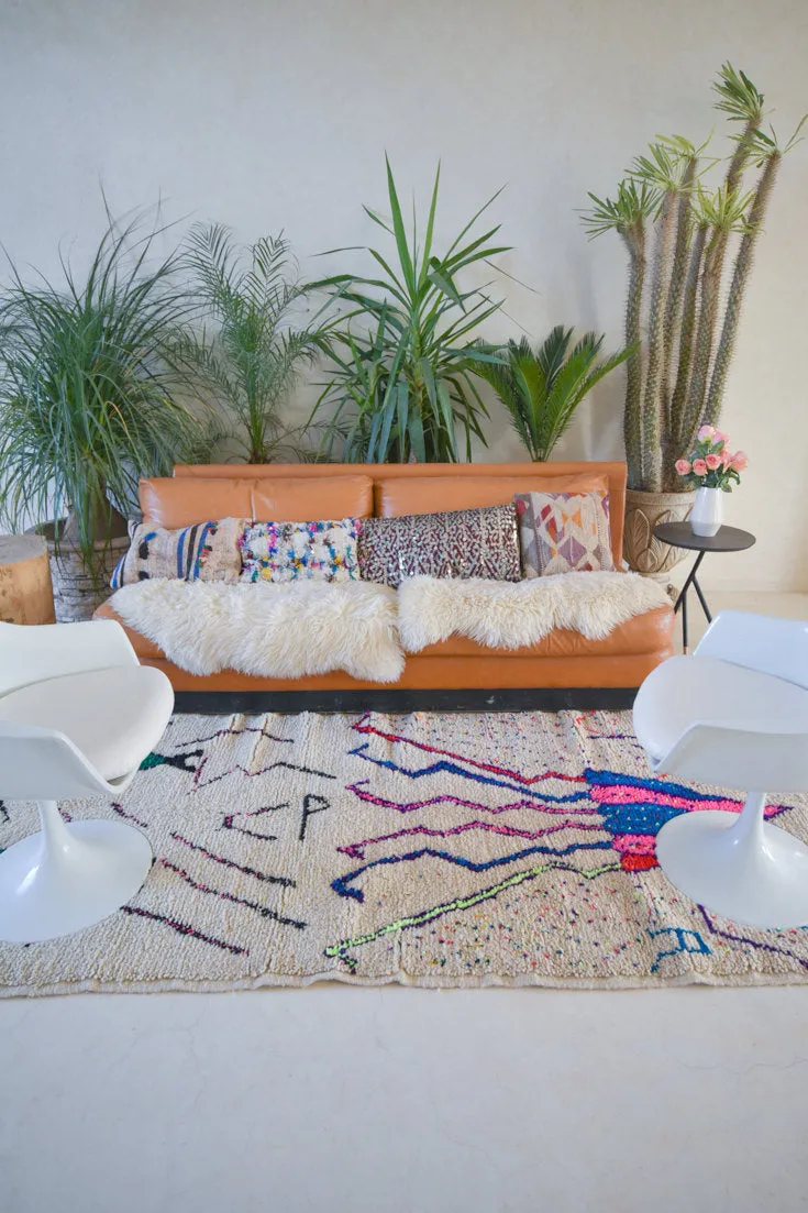 Azilal . Vintage Moroccan Rug. Wool Boucherouite Carpet. Modern Design.