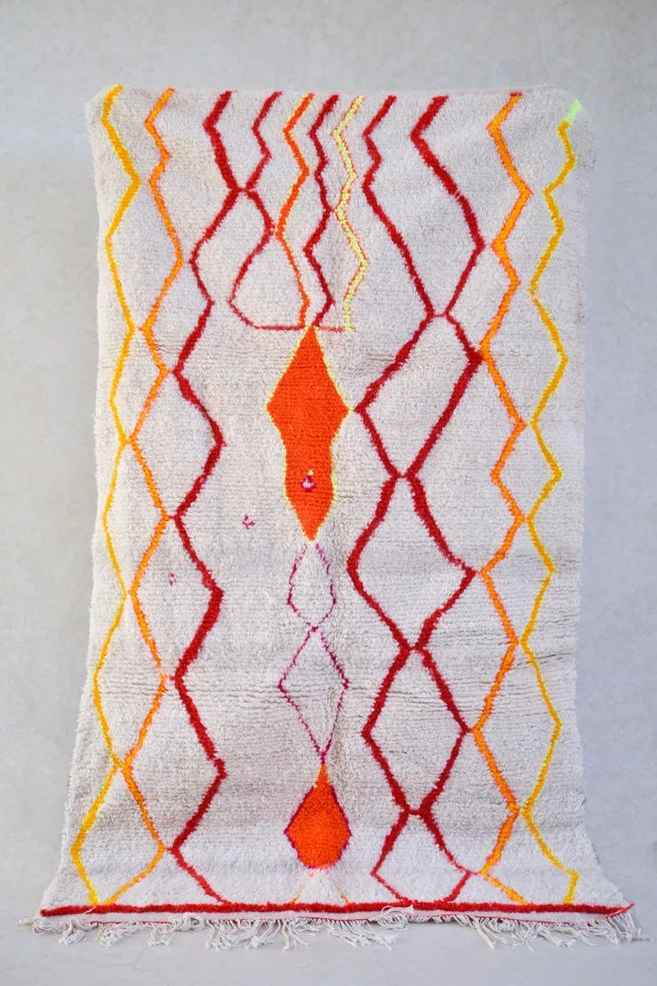 Azilal . Vintage Moroccan Rug. Wool Boucherouite Carpet. Modern Design.