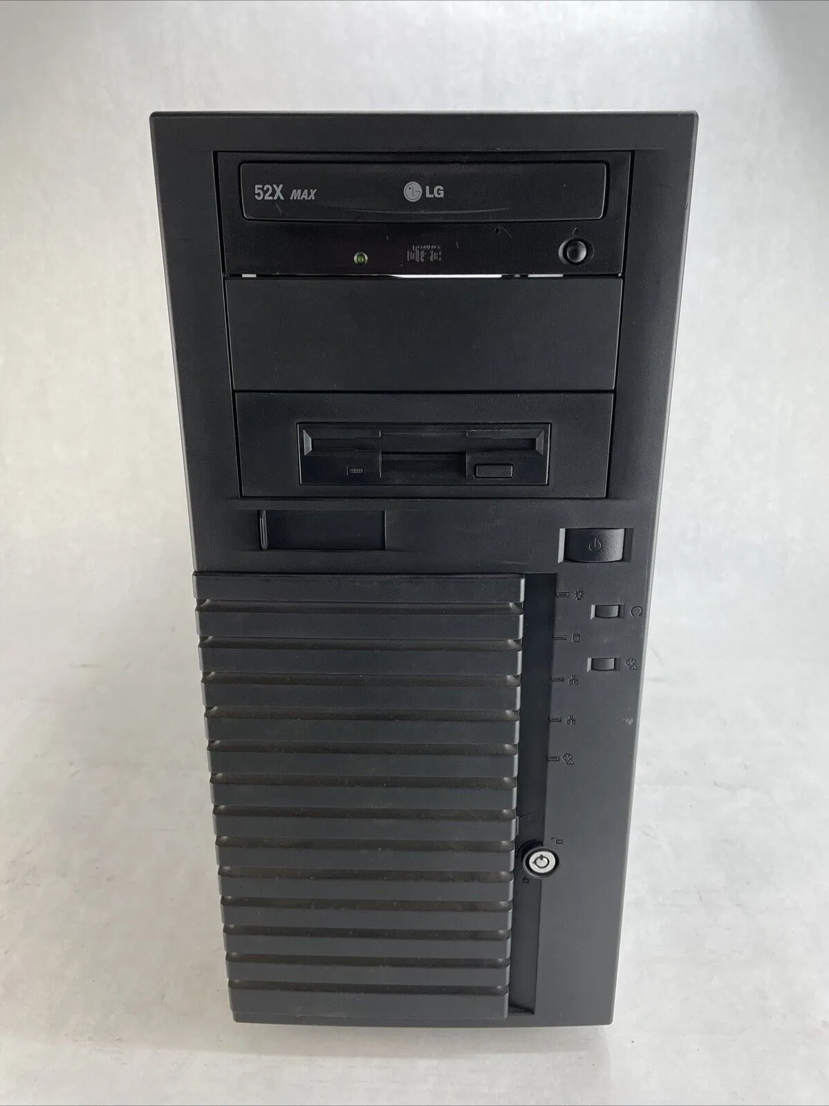 Chenbro SR10569 E-ATX Full Tower Computer Case No Power Supply