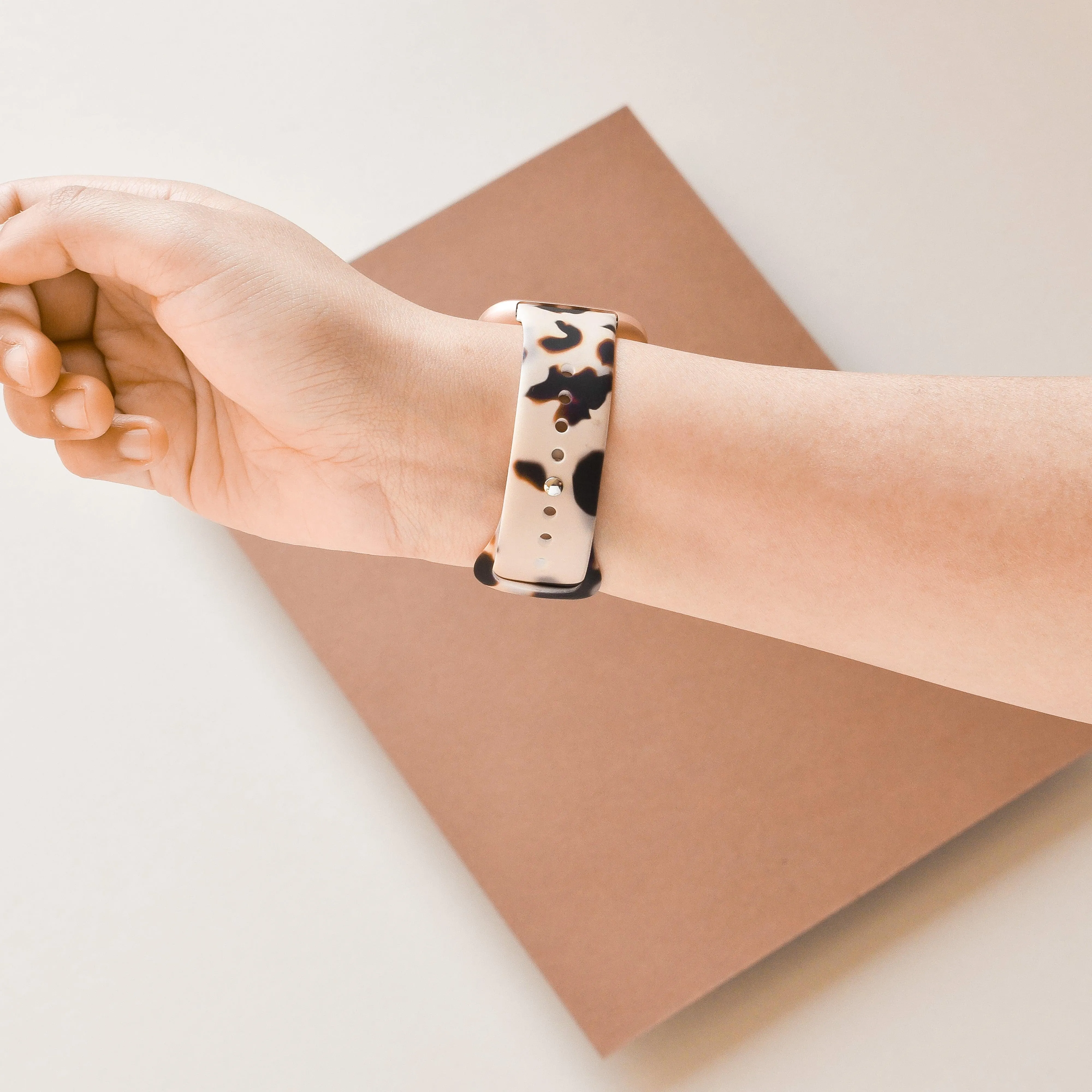 Fitbit Strap - Milky Ivory Tort
